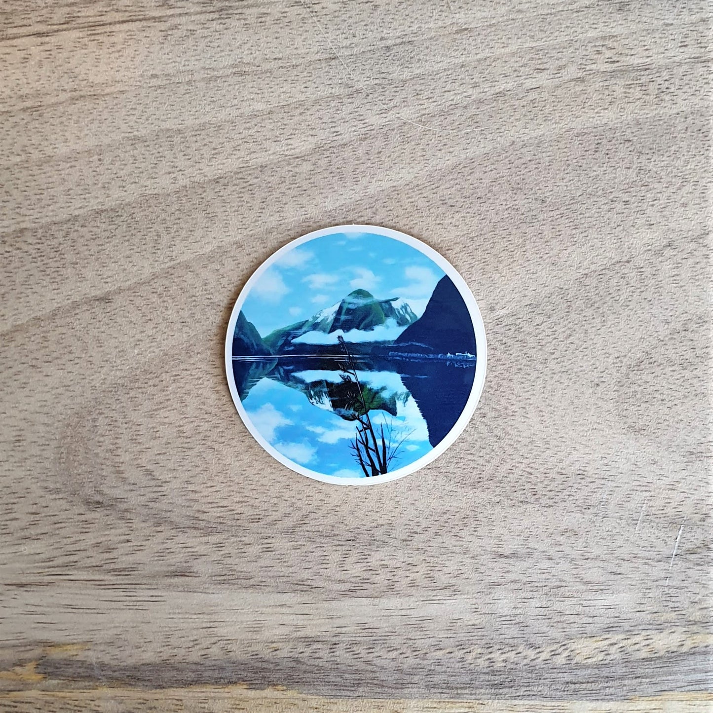 Round Landscape sticker - Milford Sound